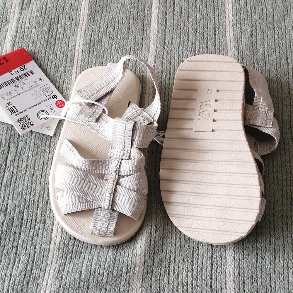 Sandals - Picture 3 of 3
